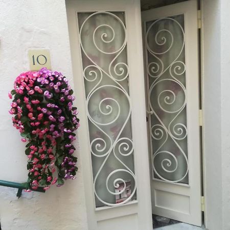 Casa Vacanze Flora Vietri Екстериор снимка